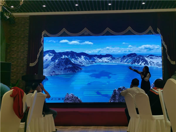 绵阳英国上市公司官网365和中旅假日旅行社2024年定(dìng)制旅游分享会04.jpg 英国上市公司官网365(中国)股份有限公司